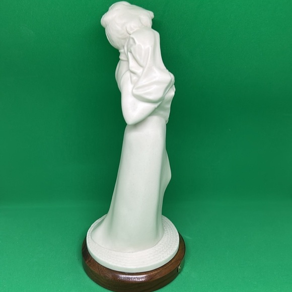 Maryetta Statue A Mother's Love Porcelain Figurine Solid Walnut Base w/Name 10” - Picture 3 of 11